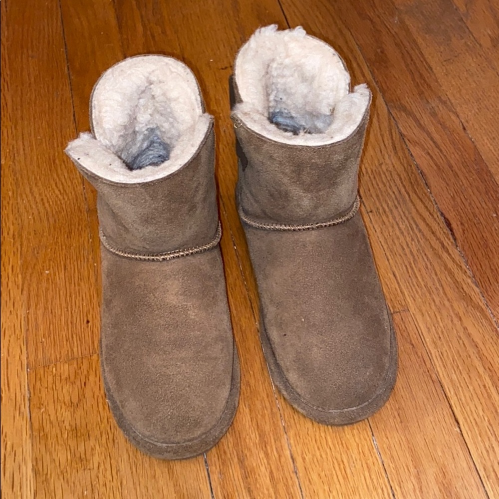 Bearpaw boots 👢